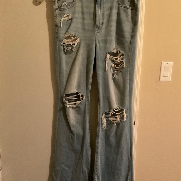 American Eagle flare jeans - Picture 1 of 3